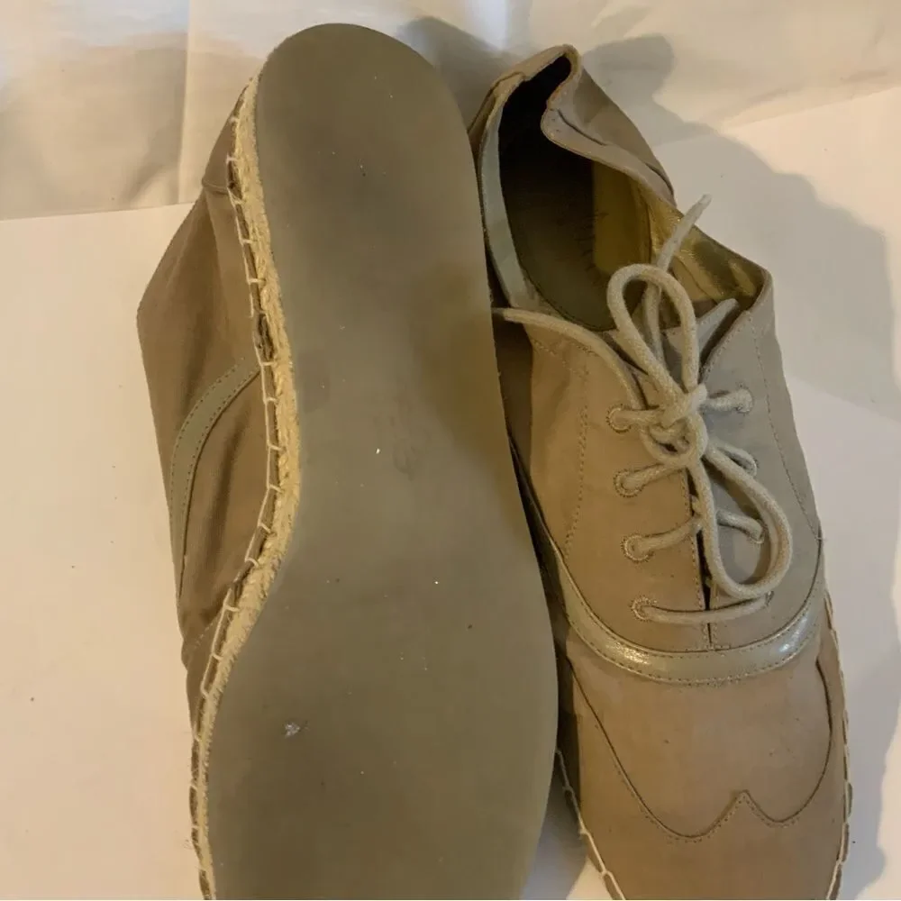 Nice cloth shoes by Cole Haan in size 8.5B lace up